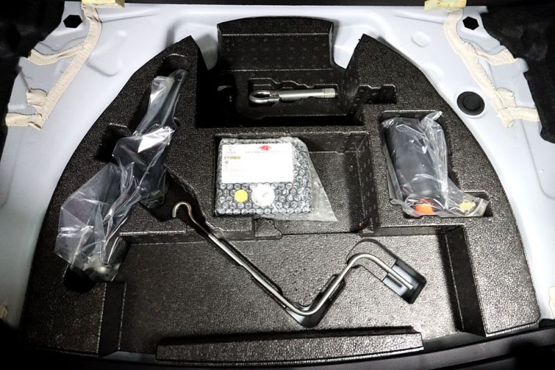 TOYOTA AURIS 2013. Programmes de fidélité avantageux pour les clients réguliers d'Auto Dakar