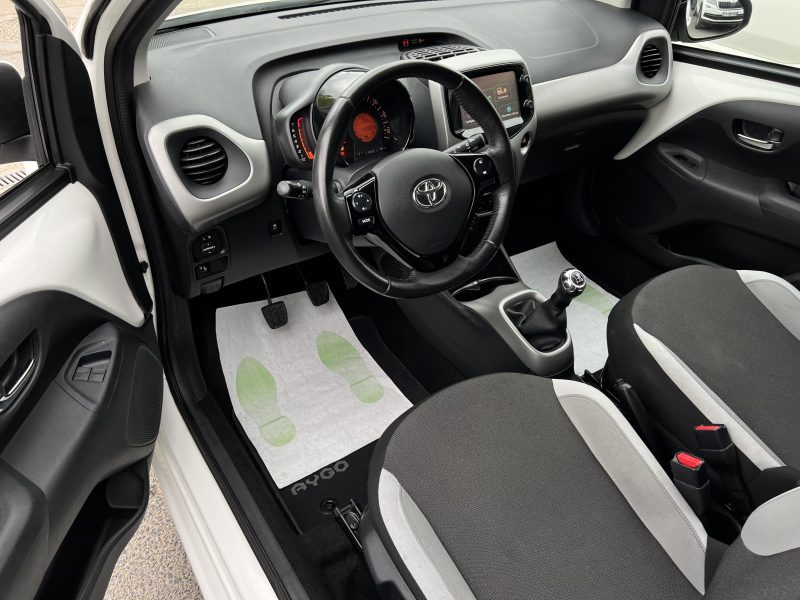 TOYOTA AYGO 2016. Concessionnaire de référence, Auto Dakar vous garantit transparence et qualité