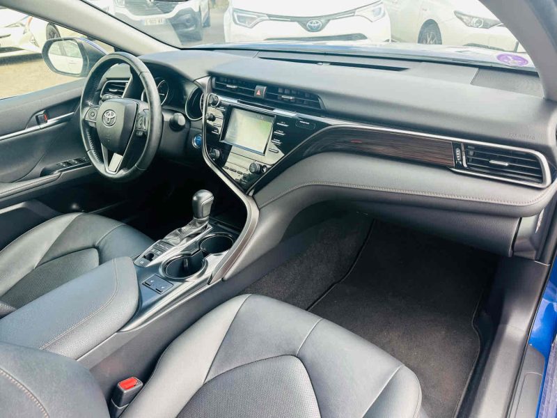 TOYOTA CAMRY 2020. Depuis plus de trois décennies, Auto Dakar construit sa réputation sur la confiance et l'excellence opérationnelle. Nous sommes fiers d'accompagner des milliers de familles et d'entreprises dans leurs projets de mobilité avec professionnalisme et intégrité.