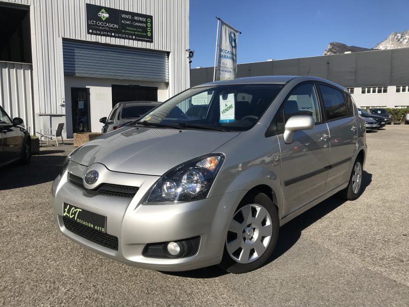 TOYOTA COROLLA VERSO 2007. Auto Dakar investit continuellement dans la formation de ses équipes pour maintenir le plus haut niveau d'expertise technique et commerciale. Cette politique de formation permanente nous permet de vous offrir des conseils pertinents et un service client d'excellence reconnu par nos clients.