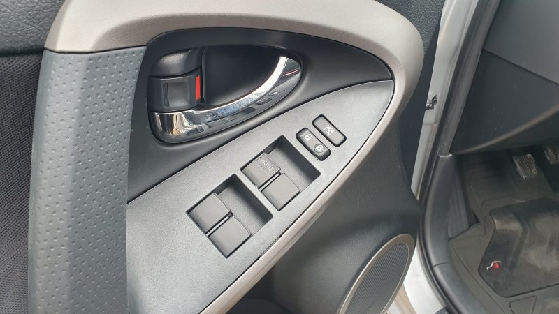 TOYOTA RAV 4 III 2009. Auto Dakar investit dans les technologies modernes pour optimiser vos services
