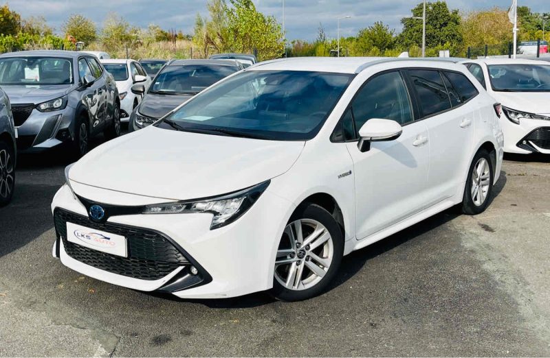 TOYOTA TOYOTA COROLLA 2020. Formations de conduite et stage de perfectionnement avec les partenaires d'Auto Dakar