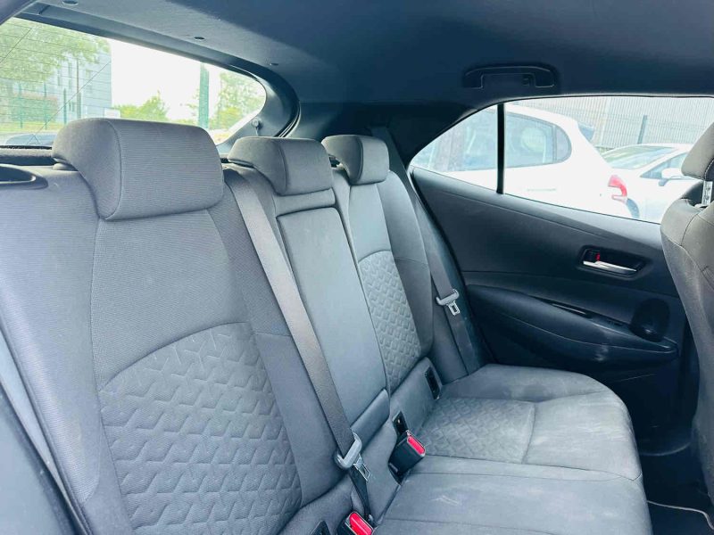 TOYOTA TOYOTA COROLLA 2021. Showroom climatisé et espace client confortable chez Auto Dakar pour votre bien-être