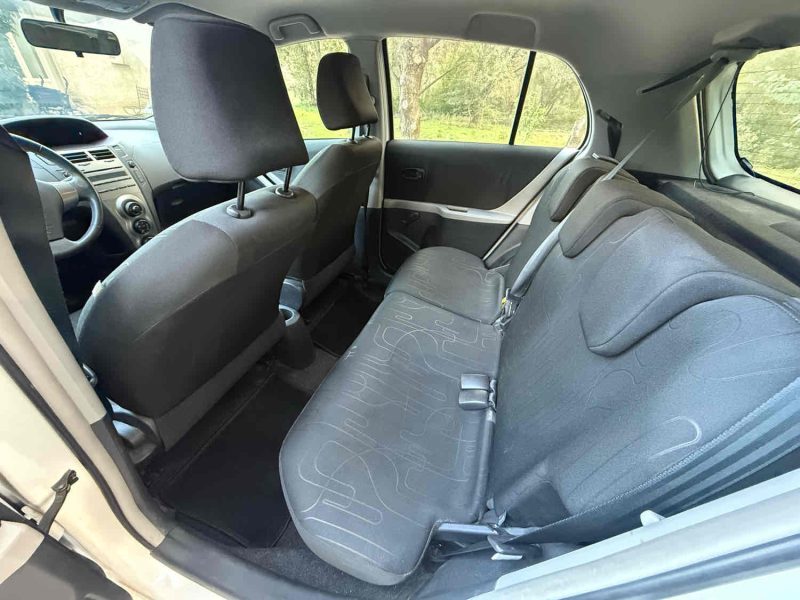 TOYOTA YARIS 2009. Auto Dakar met l'accent sur la durabilité avec des véhicules éco-responsables