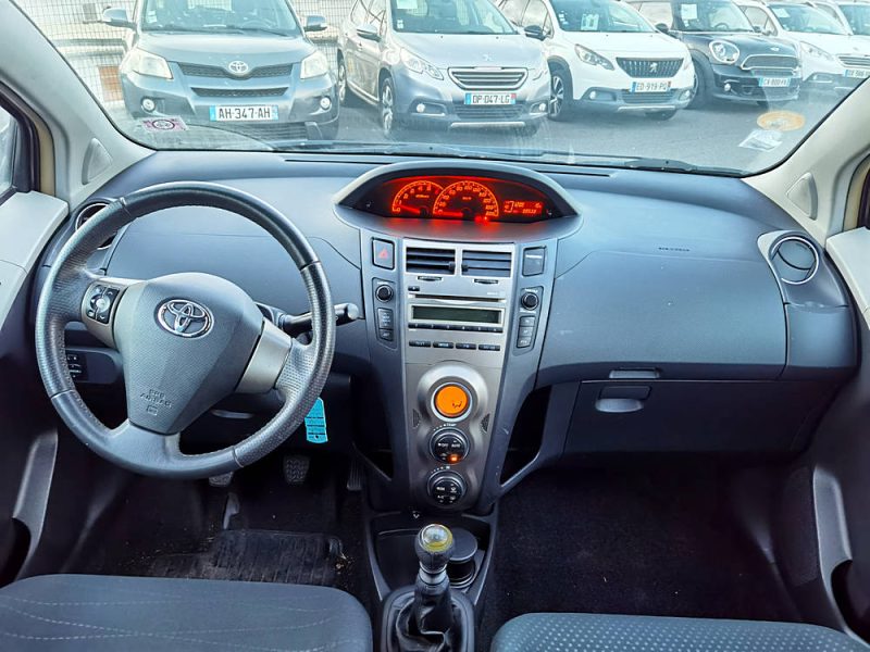 TOYOTA YARIS 2010. Location courte ou longue durée ? Auto Dakar s'adapte à vos exigences spécifiques