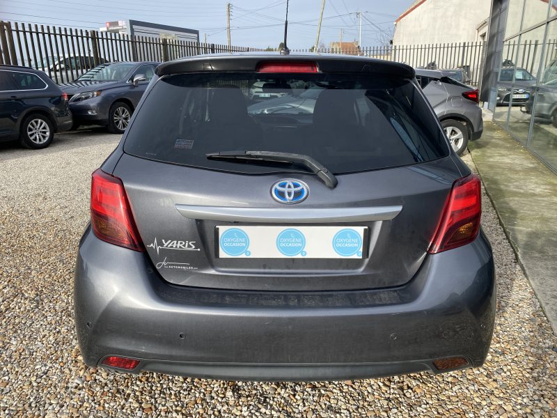 TOYOTA YARIS 2015. Formations de conduite et stage de perfectionnement avec les partenaires d'Auto Dakar