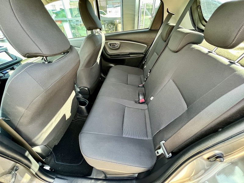 TOYOTA YARIS 2016. Le réseau de distribution Auto Dakar s'étend progressivement sur l'ensemble du territoire sénégalais pour rapprocher nos services de notre clientèle. Cette stratégie d'expansion géographique s'accompagne du maintien de nos standards de qualité et d'excellence.