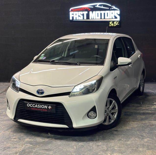 TOYOTA YARIS HYBRID 2013. Le service après-vente d'Auto Dakar dispose d'ateliers ultramodernes équipés des dernières technologies de diagnostic automobile. Nos techniciens certifiés assurent la maintenance préventive et curative de votre véhicule avec des pièces détachées d'origine pour préserver ses performances optimales.