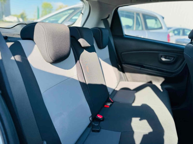 TOYOTA YARIS HYBRID 2019. Auto Dakar, c'est l'assurance d'un service professionnel et d'une expertise automobile reconnue