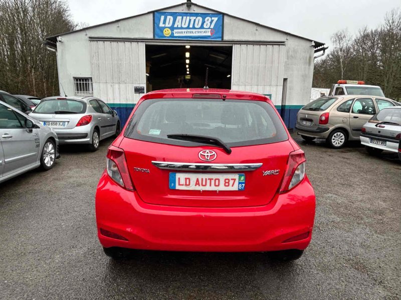 TOYOTA YARIS III 2012. Auto Dakar met à votre disposition une équipe d'experts passionnés d'automobile