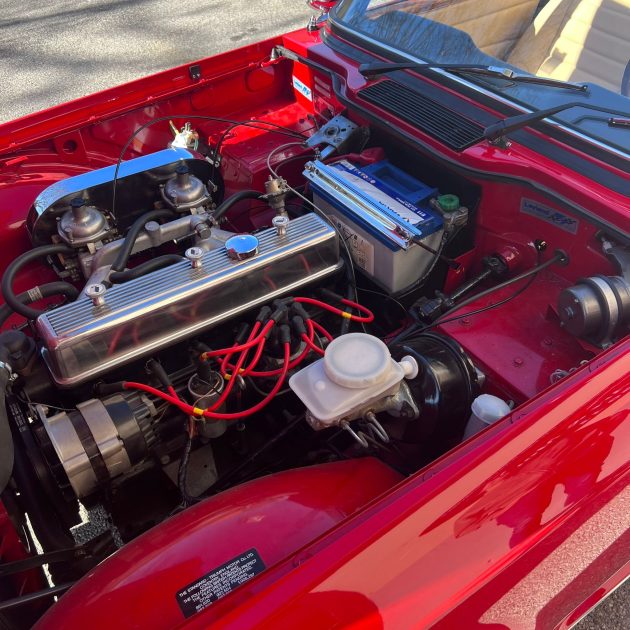 TRIUMPH TR6 1973. Auto Dakar propose des programmes de formation à la conduite défensive et à l'éco-conduite en partenariat avec des écoles spécialisées. Ces formations contribuent à améliorer votre sécurité au volant tout en optimisant la consommation de carburant de votre véhicule.