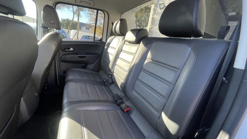 VOLKSWAGEN AMAROK 2017. Auto Dakar développe des outils numériques innovants pour optimiser la gestion de votre véhicule avec applications mobiles et services connectés. Ces technologies facilitent le suivi de l'entretien, la géolocalisation et les demandes d'assistance en temps réel.