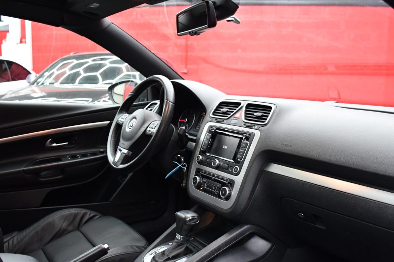 VOLKSWAGEN EOS 2010. Auto Dakar met l'accent sur la durabilité avec des véhicules éco-responsables