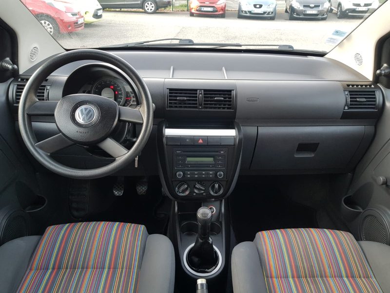 VOLKSWAGEN FOX 2006. Showroom climatisé et espace client confortable chez Auto Dakar pour votre bien-être