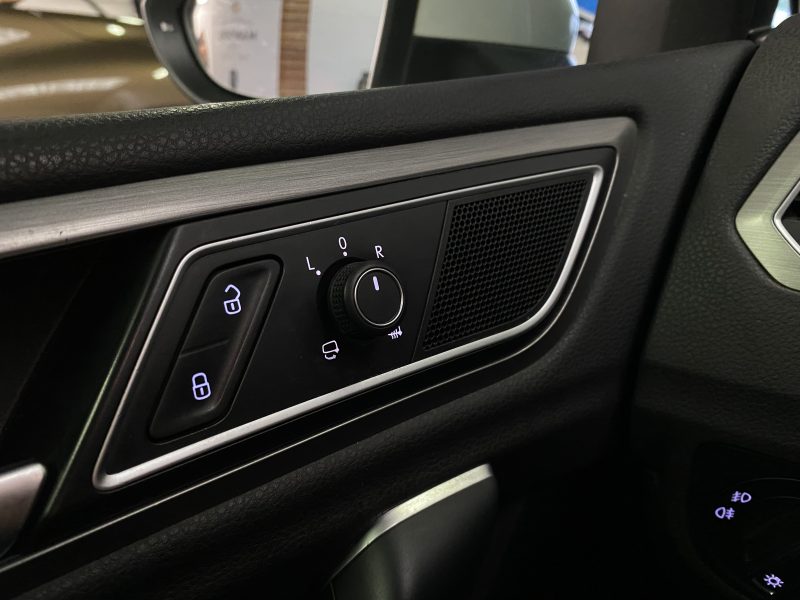 VOLKSWAGEN GOLF SPORTSVAN VII 2014. Auto Dakar : Expertise technique et diagnostic complet pour tous types de véhicules