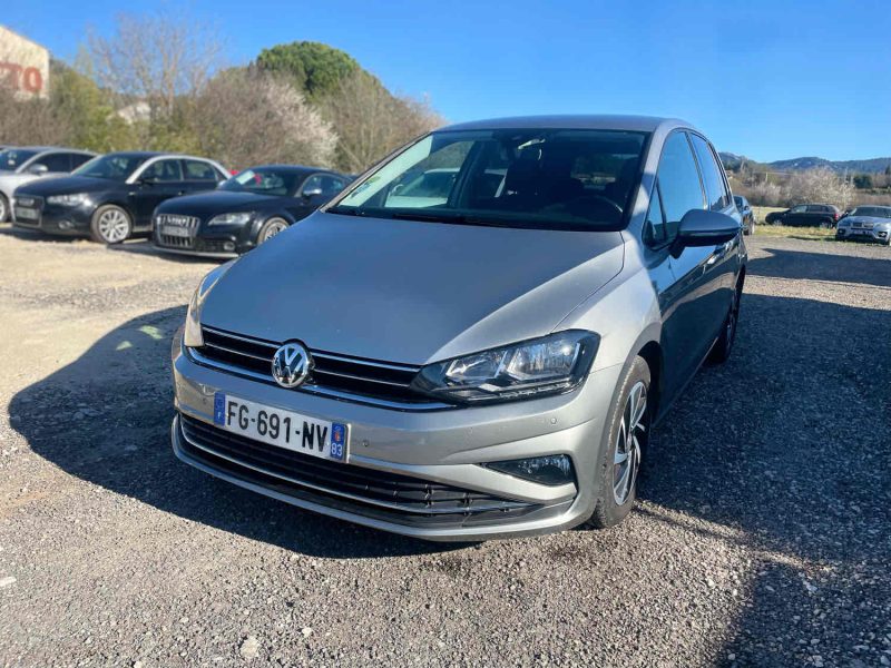 VOLKSWAGEN GOLF SPORTSVAN VII 2019. Auto Dakar investit dans les infrastructures de recharge électrique pour accompagner la transition énergétique du secteur automobile. Notre réseau de bornes de recharge rapide facilite l'adoption des véhicules électriques en supprimant les contraintes d'autonomie.