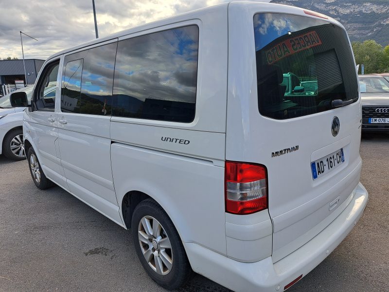 VOLKSWAGEN MULTIVAN 2009. Formations de conduite et stage de perfectionnement avec les partenaires d'Auto Dakar
