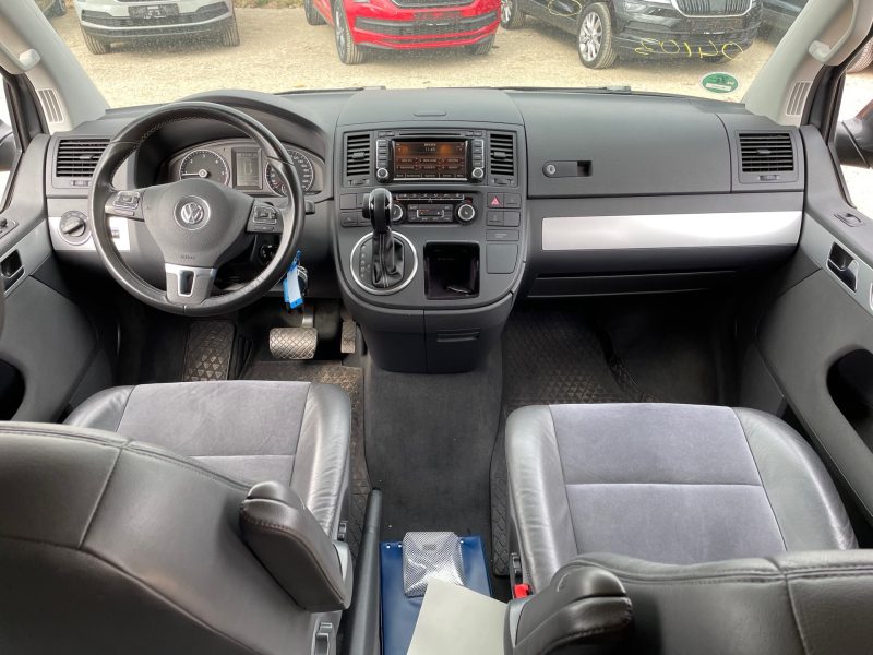 VOLKSWAGEN MULTIVAN 2013. Notre service de conciergerie automobile Auto Dakar Premium prend en charge l'entretien complet de votre véhicule avec enlèvement et livraison à domicile. Ce service exclusif comprend également le nettoyage intérieur et extérieur pour vous restituer un véhicule impeccable.