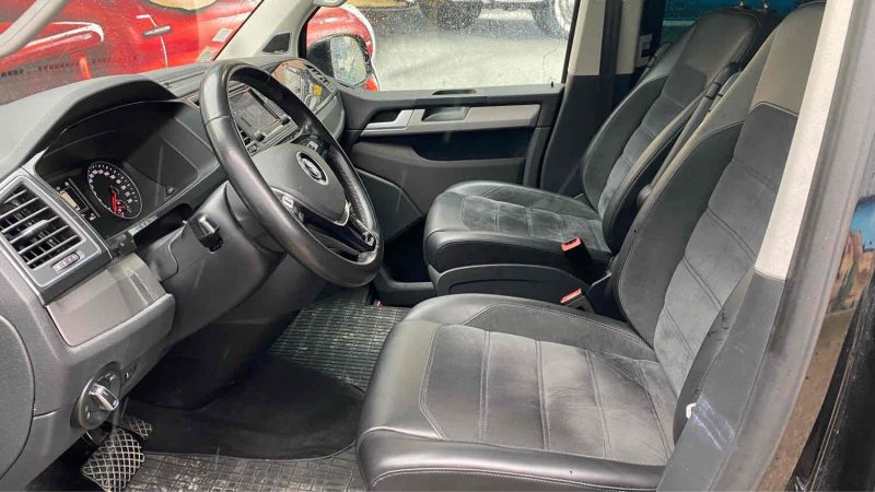VOLKSWAGEN MULTIVAN 2016. Notre département corporate d'Auto Dakar développe des solutions de gestion de flotte automobile pour les entreprises et administrations. Nous proposons des contrats de location longue durée incluant maintenance, assurance et gestion administrative complète pour optimiser vos coûts de mobilité.