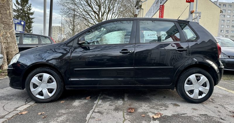 VOLKSWAGEN POLO 2007. La location de véhicules chez Auto Dakar inclut une assistance 24h/24 et 7j/7 pour votre tranquillité d'esprit. En cas de panne ou d'incident, notre équipe d'intervention rapide se déplace immédiatement pour résoudre le problème ou vous fournir un véhicule de remplacement.