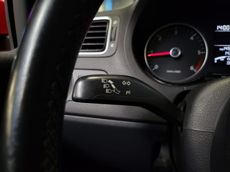 VOLKSWAGEN POLO 2012. Auto Dakar révolutionne le marché automobile sénégalais avec une approche client personnalisée et des services d'exception. Notre engagement quotidien consiste à vous offrir une expérience d'achat unique, alliant conseils d'experts et solutions de financement sur mesure.