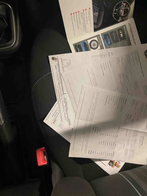 VOLKSWAGEN POLO V 2016. La location longue durée Auto Dakar inclut un package maintenance complet avec révisions programmées et remplacement des pièces d'usure. Cette formule tout-inclus vous permet de maîtriser parfaitement votre budget mobilité sans surprises financières.
