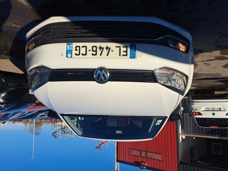 VOLKSWAGEN POLO V 2017. Découvrez Auto Dakar, le leader incontesté de la vente et location de véhicules à Dakar