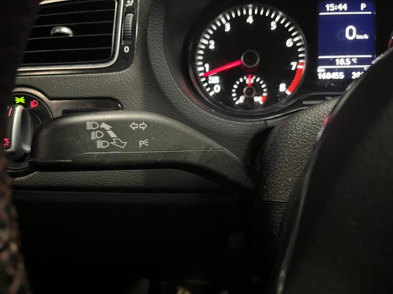 VOLKSWAGEN POLO V GTI 2012. Formations de conduite et stage de perfectionnement avec les partenaires d'Auto Dakar