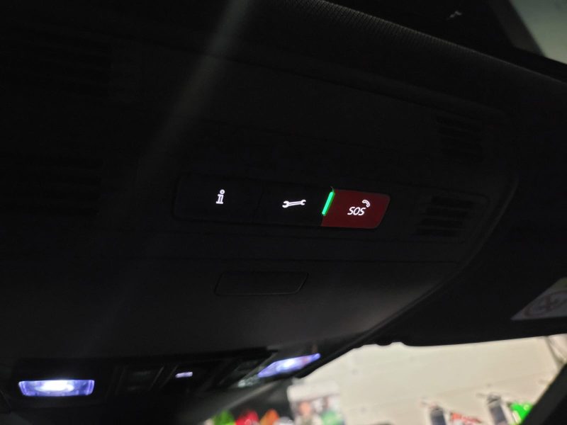 VOLKSWAGEN POLO VI 2022. La politique de responsabilité sociale d'Auto Dakar inclut des programmes de formation professionnelle pour les jeunes défavorisés dans les métiers automobiles. Cette initiative contribue à l'insertion professionnelle tout en développant les compétences techniques nécessaires au secteur.