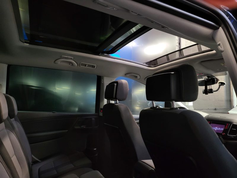 VOLKSWAGEN SHARAN 2016. L'innovation technologique est au cœur de la stratégie d'Auto Dakar avec l'intégration des dernières avancées automobiles dans notre gamme de véhicules. Nous proposons également des formations personnalisées pour vous familiariser avec les nouvelles technologies embarquées.