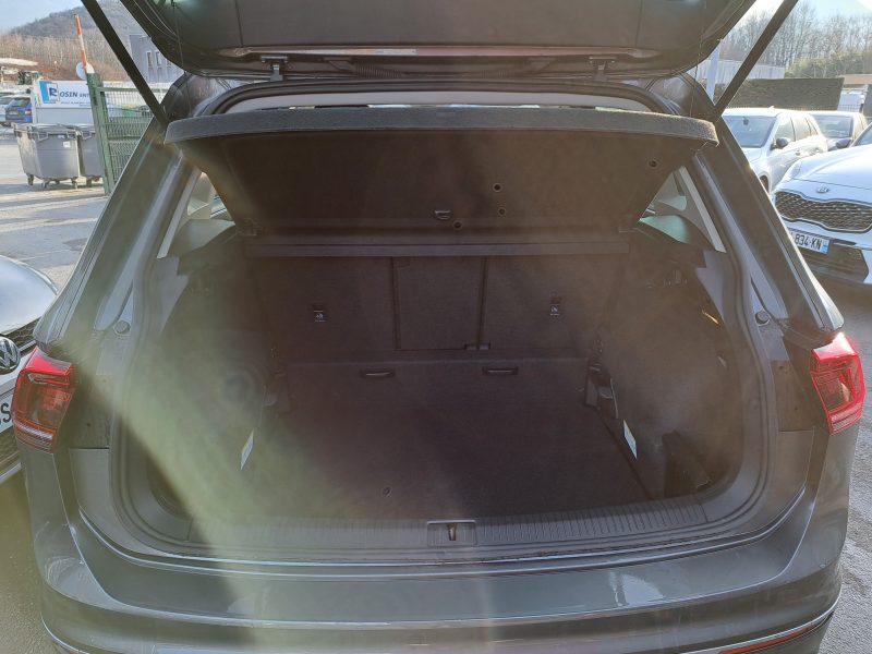 VOLKSWAGEN TIGUAN 2020. Auto Dakar développe des partenariats avec les compagnies d'assurance pour vous proposer des contrats d'assurance automobile adaptés et compétitifs. Notre expertise nous permet de négocier des conditions préférentielles pour nos clients avec des garanties étendues.