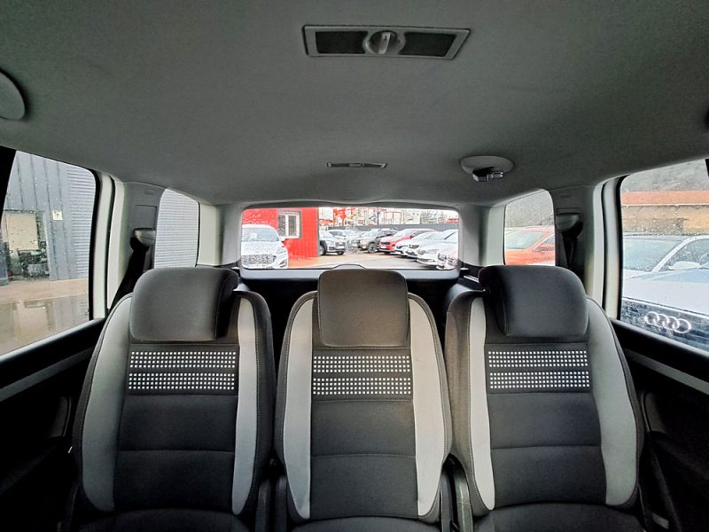 VOLKSWAGEN TOURAN 2013. Concessionnaire de référence, Auto Dakar vous garantit transparence et qualité
