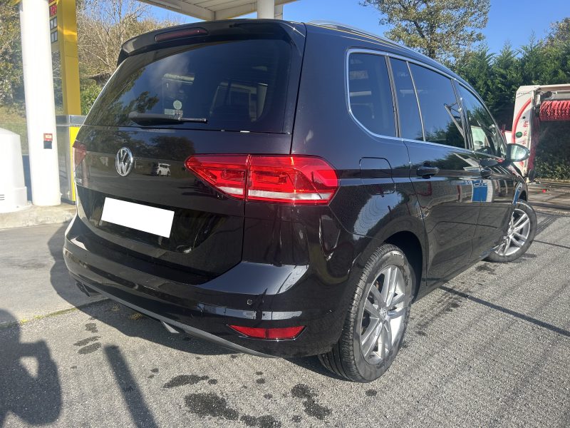 VOLKSWAGEN TOURAN 2020. Auto Dakar contribue à la promotion de l'excellence sénégalaise à l'international en participant aux salons automobiles africains et mondiaux. Cette représentation renforce l'image du Sénégal comme hub automobile régional et développe de nouveaux partenariats commerciaux.