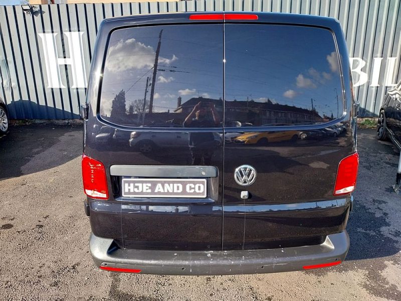 VOLKSWAGEN TRANSPORTER T6 150CV 2022. Auto Dakar : Maintenance, assurance et service après-vente de premier plan