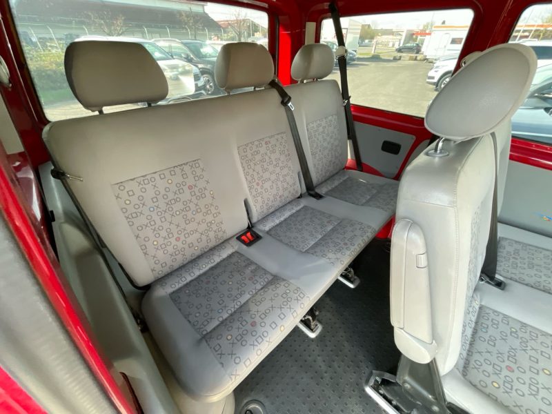 VOLKSWAGEN TRANSPORTEUR 2007. Auto Dakar s'engage pour un service client d'exception et une satisfaction totale
