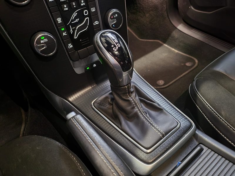 VOLVO V40 2018. Conseils d'experts chez Auto Dakar pour choisir le véhicule parfait