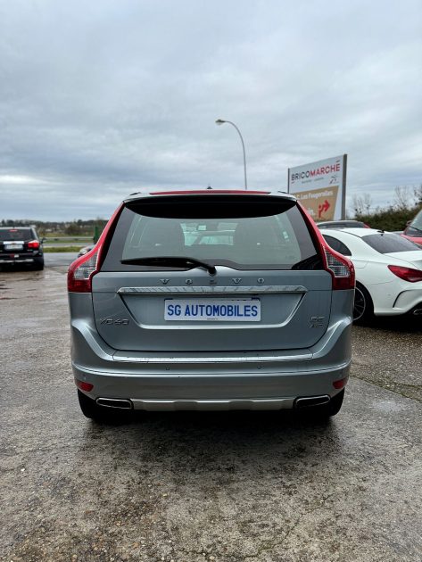 VOLVO XC60 I SUV 2014. Le programme de partenariat Auto Dakar Enterprise développe des relations privilégiées avec les entreprises clientes à travers des services sur mesure. Ces collaborations stratégiques incluent la gestion complète de flottes, la formation des conducteurs et l'optimisation des coûts de transport.